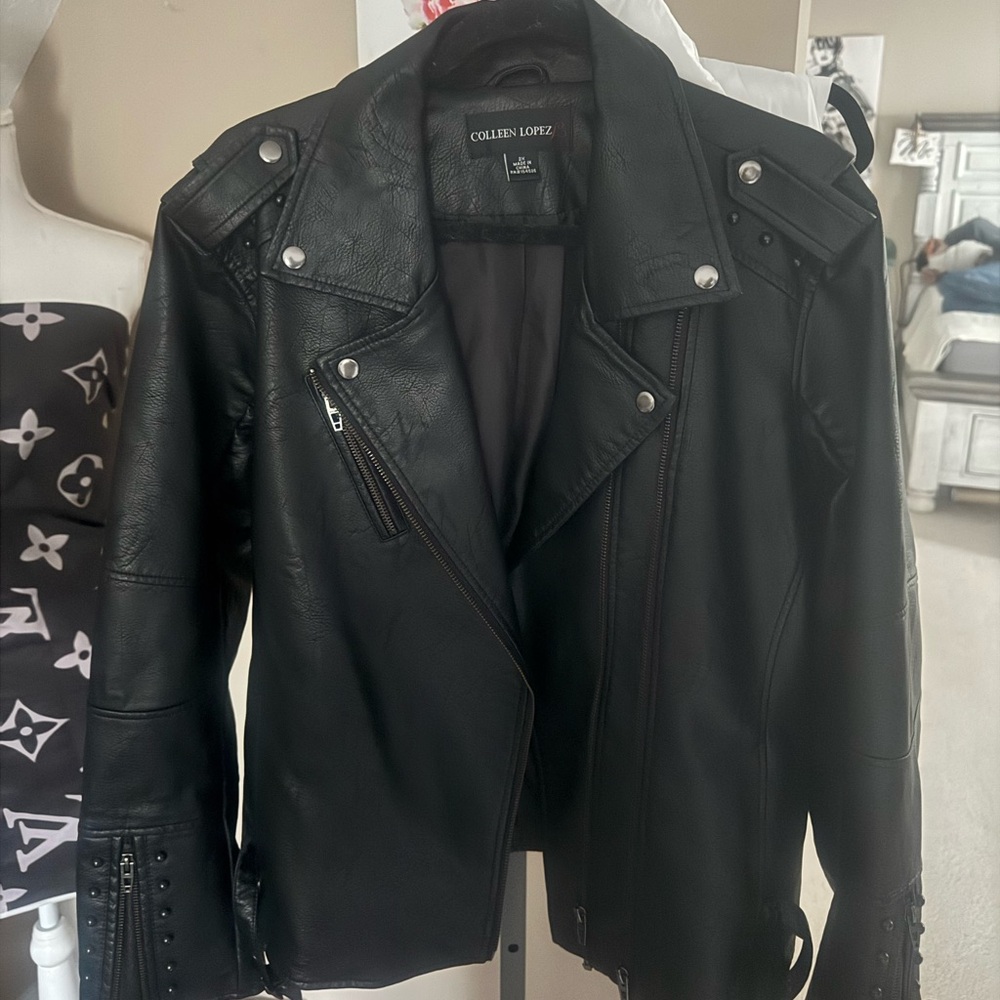 NEW… Black Leather Jacket beautiful 💕